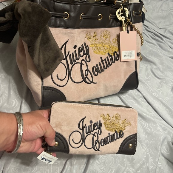 Juicy Couture blush and brown Shoulder Bag Set - Picture 4 of 5